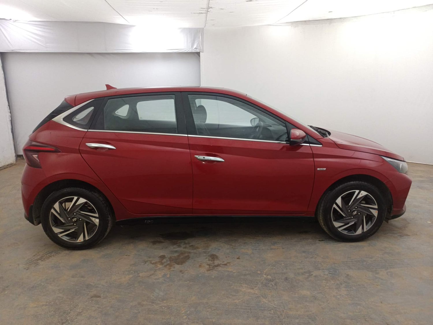 Used 2022 Hyundai i20 Asta (O) 1.2 IVT Petrol Automatic exterior RIGHT SIDE VIEW