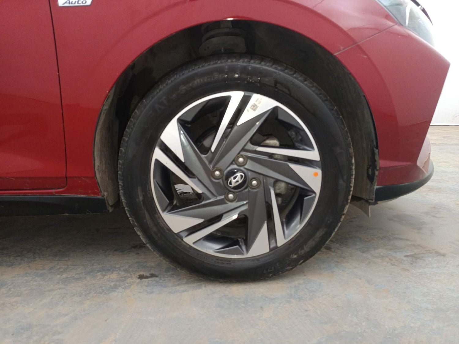 Used 2022 Hyundai i20 Asta (O) 1.2 IVT Petrol Automatic tyres RIGHT FRONT TYRE RIM VIEW