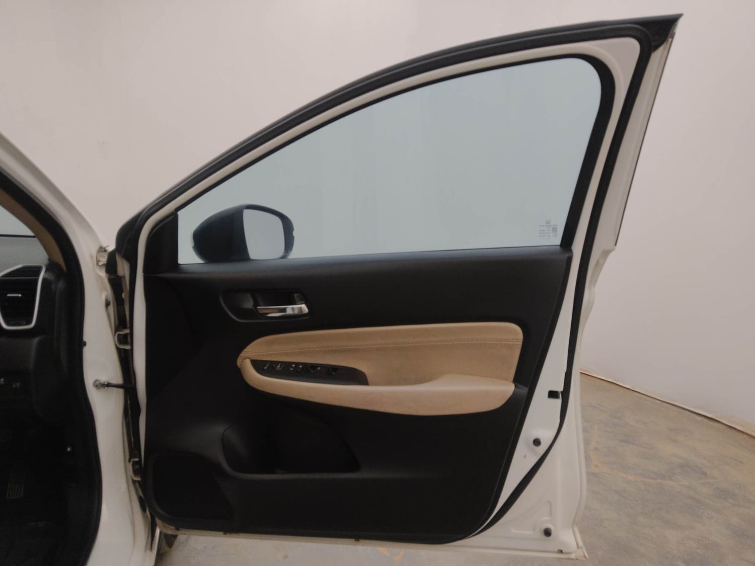 Used 2023 Honda City VX Petrol CVT Petrol Automatic interior RIGHT FRONT DOOR OPEN VIEW