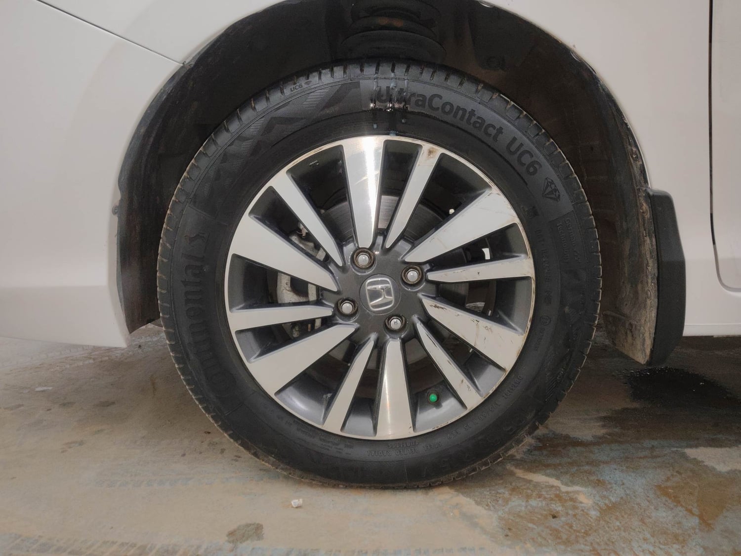Used 2023 Honda City VX Petrol CVT Petrol Automatic tyres LEFT FRONT TYRE RIM VIEW