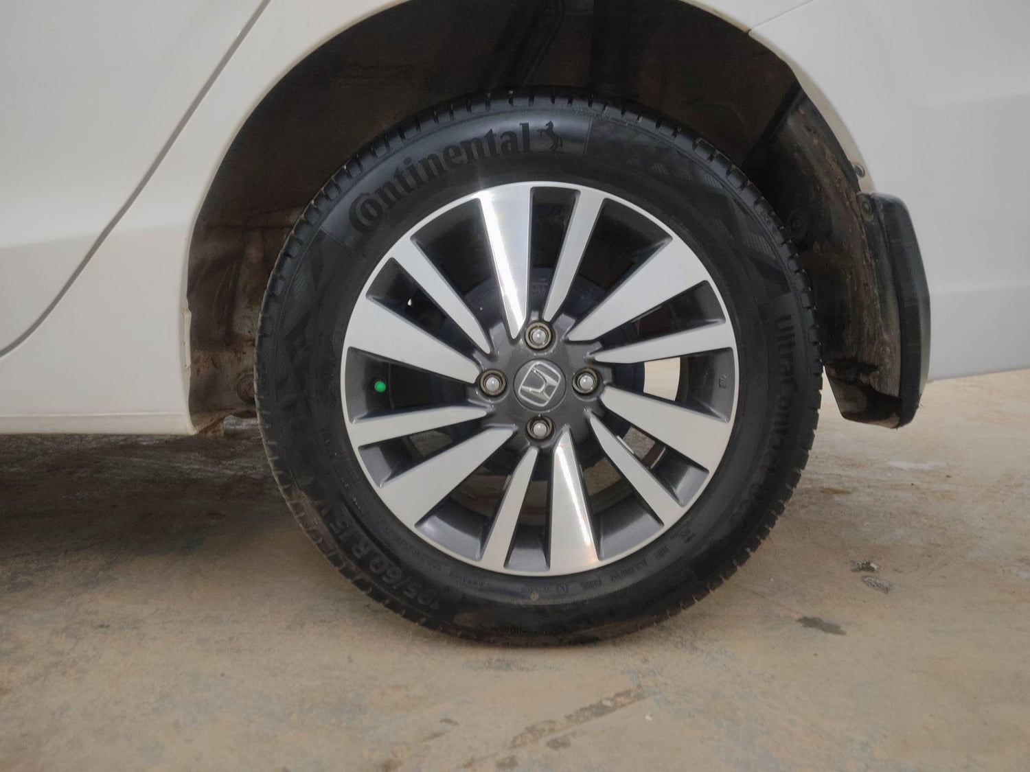 Used 2023 Honda City VX Petrol CVT Petrol Automatic tyres LEFT REAR TYRE RIM VIEW
