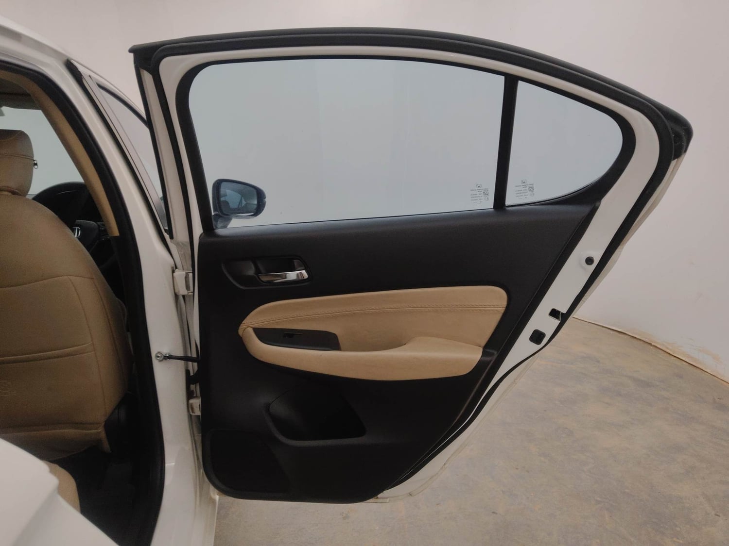 Used 2023 Honda City VX Petrol CVT Petrol Automatic interior RIGHT REAR DOOR OPEN VIEW
