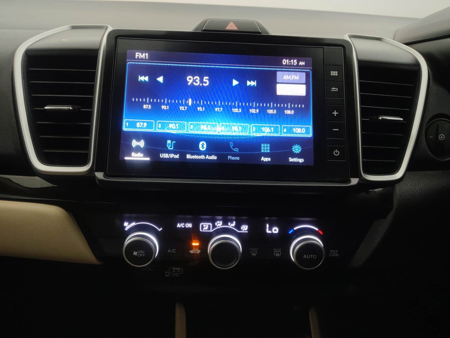 Used 2023 Honda City VX Petrol CVT Petrol Automatic interior MUSIC SYSTEM & AC CONTROL VIEW