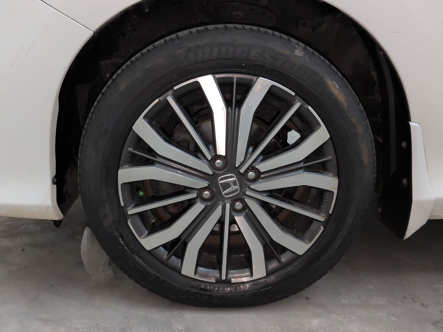 Used 2018 Honda City ZX CVT Petrol Petrol Automatic tyres LEFT FRONT TYRE RIM VIEW