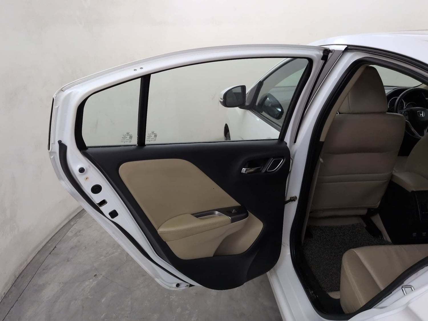 Used 2018 Honda City ZX CVT Petrol Petrol Automatic interior LEFT REAR DOOR OPEN VIEW