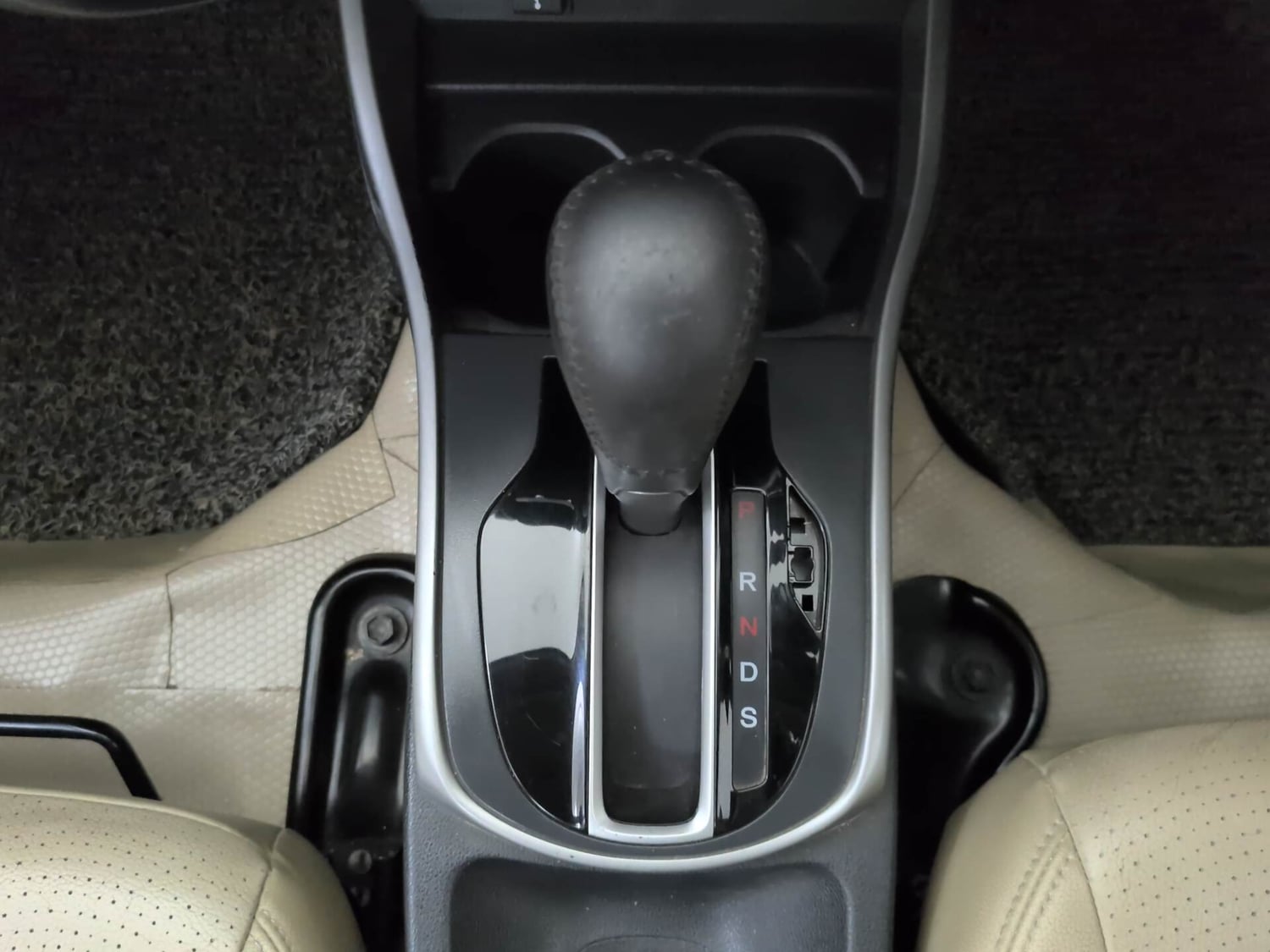 Used 2018 Honda City ZX CVT Petrol Petrol Automatic interior GEAR  KNOB VIEW