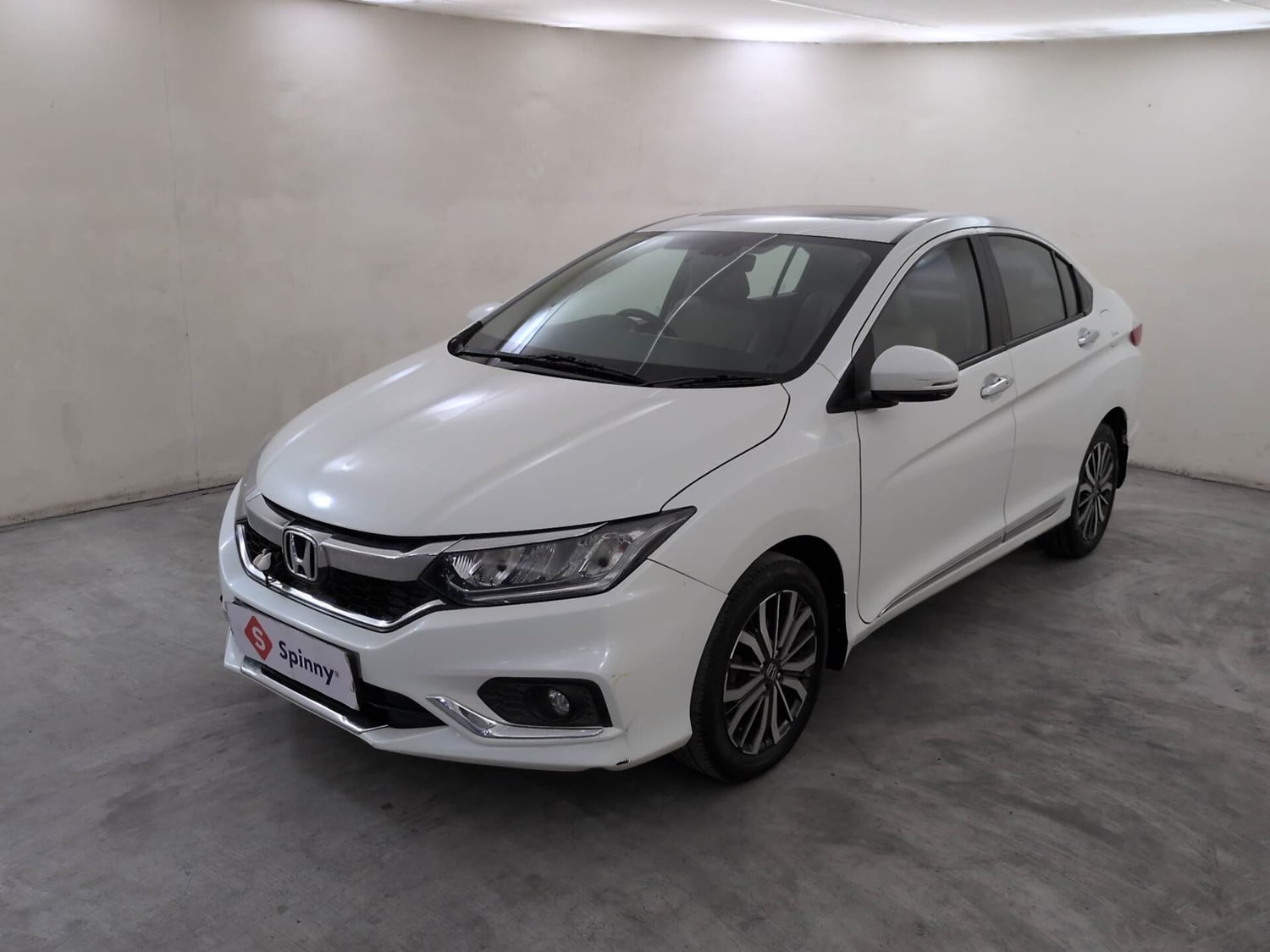 Used 2018 Honda City ZX CVT Petrol Petrol Automatic exterior LEFT FRONT CORNER VIEW