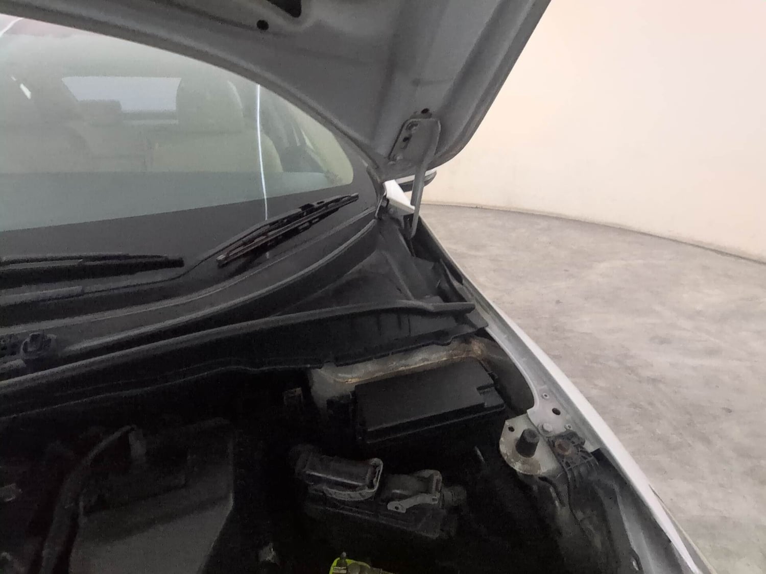 Used 2018 Honda City ZX CVT Petrol Petrol Automatic engine ENGINE LEFT SIDE HINGE & APRON VIEW