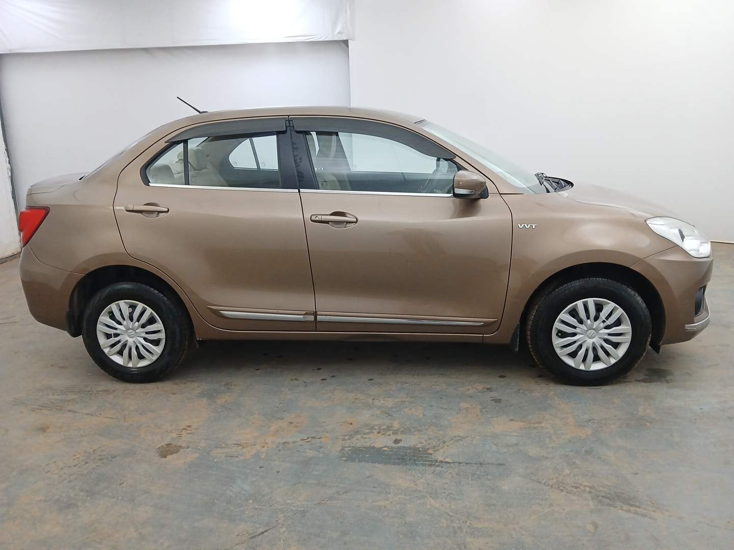 Used 2017 Maruti Suzuki Dzire VXi Petrol Manual exterior RIGHT SIDE VIEW