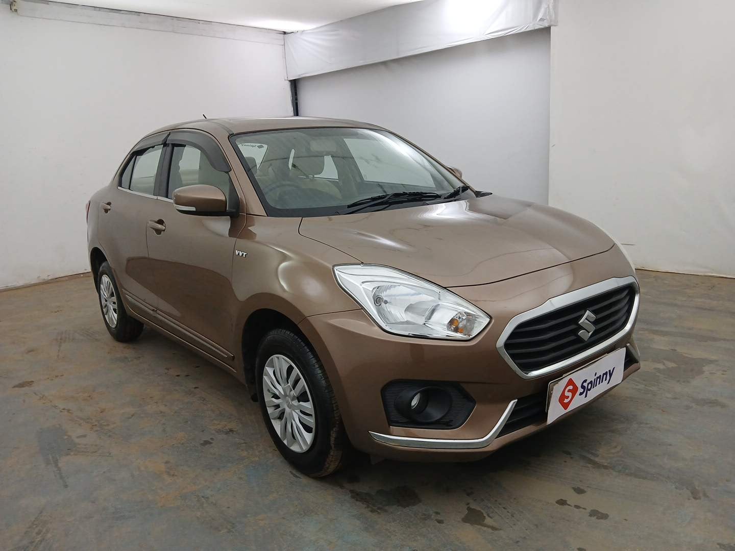 Used 2017 Maruti Suzuki Dzire VXi Petrol Manual exterior RIGHT FRONT CORNER VIEW