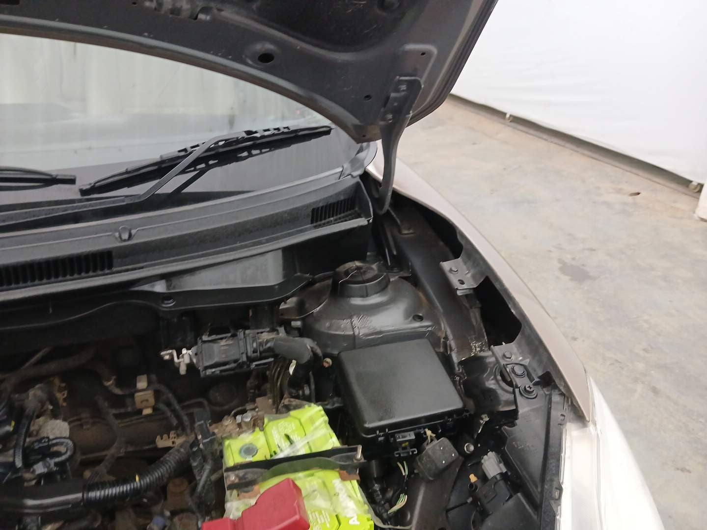 Used 2017 Maruti Suzuki Dzire VXi Petrol Manual engine ENGINE LEFT SIDE HINGE & APRON VIEW