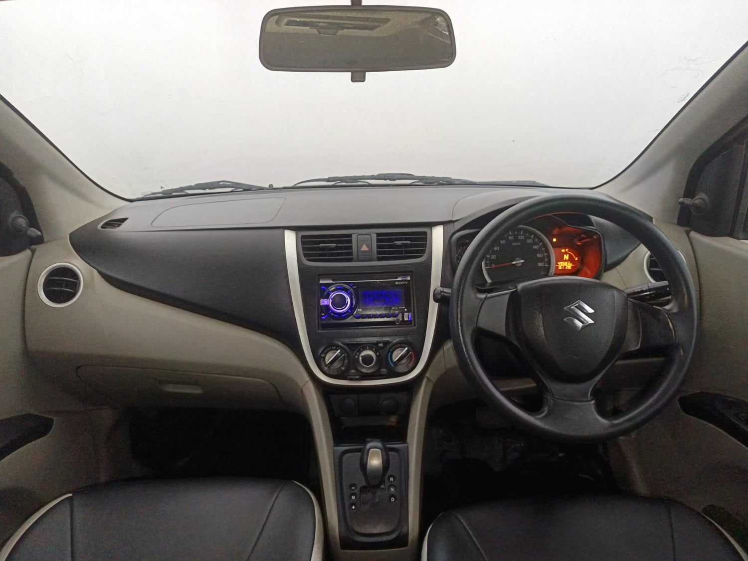 Used 2014 Maruti Suzuki Celerio VXi AMT Petrol Automatic interior DASHBOARD VIEW