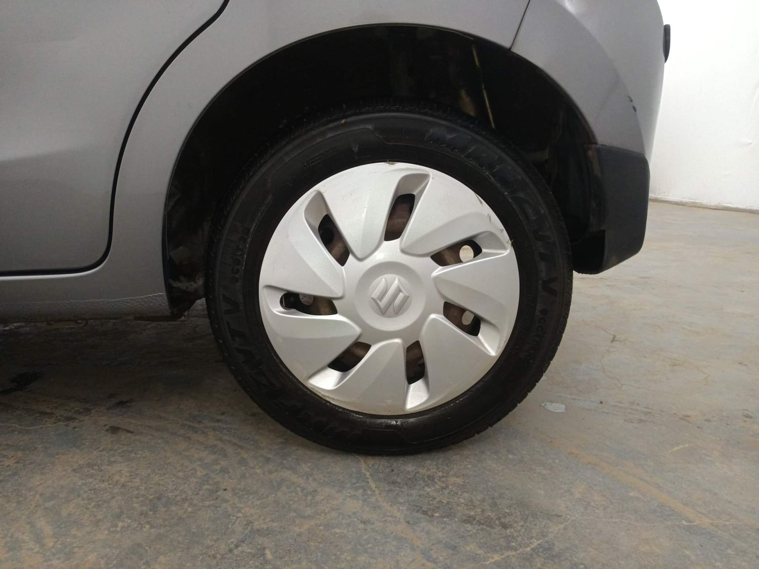 Used 2014 Maruti Suzuki Celerio VXi AMT Petrol Automatic tyres LEFT REAR TYRE RIM VIEW