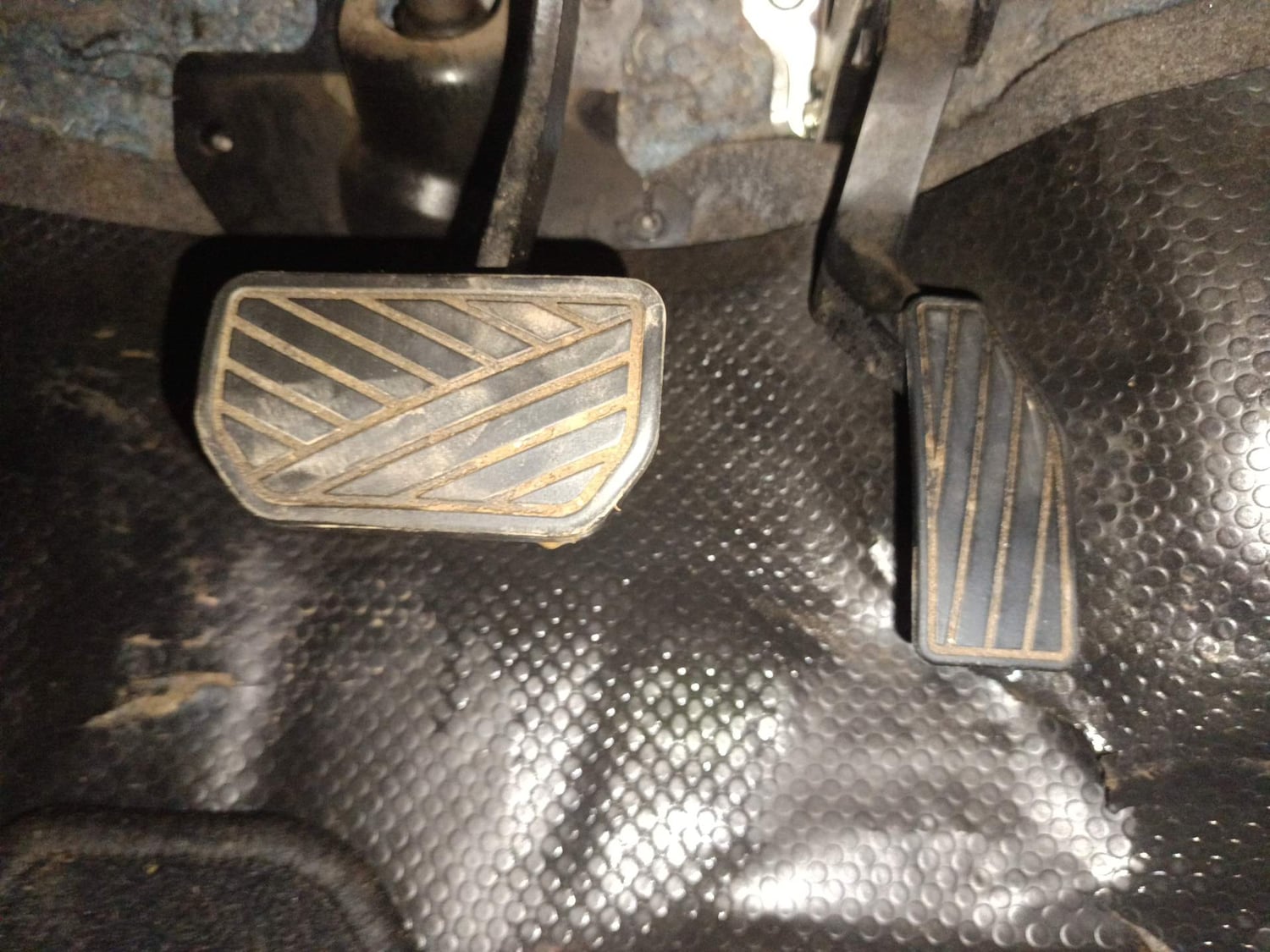 Used 2014 Maruti Suzuki Celerio VXi AMT Petrol Automatic interior PEDALS VIEW