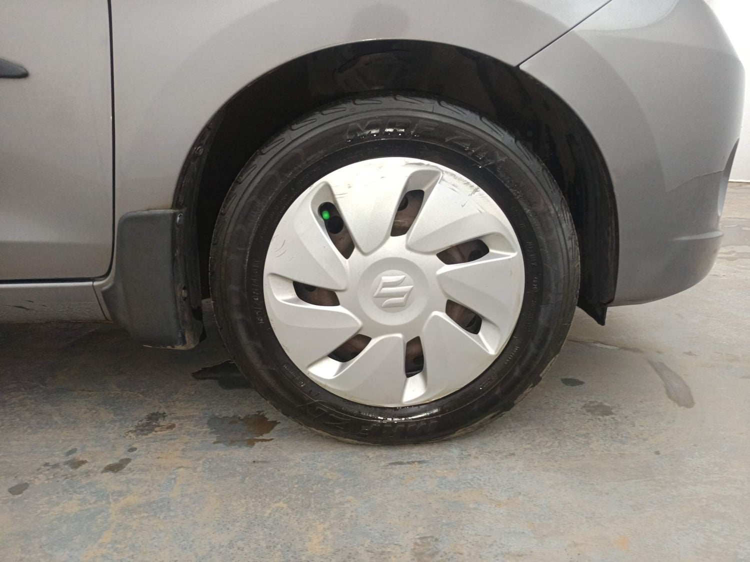 Used 2014 Maruti Suzuki Celerio VXi AMT Petrol Automatic tyres RIGHT FRONT TYRE RIM VIEW