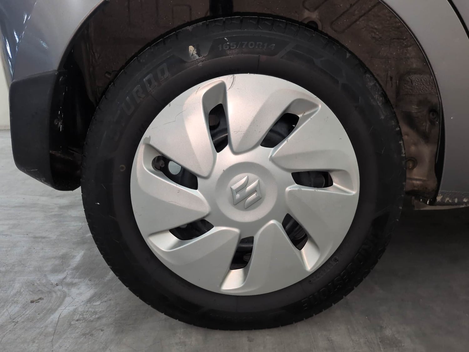 Used 2016 Maruti Suzuki Celerio ZXi AMT Petrol Automatic tyres RIGHT REAR TYRE RIM VIEW