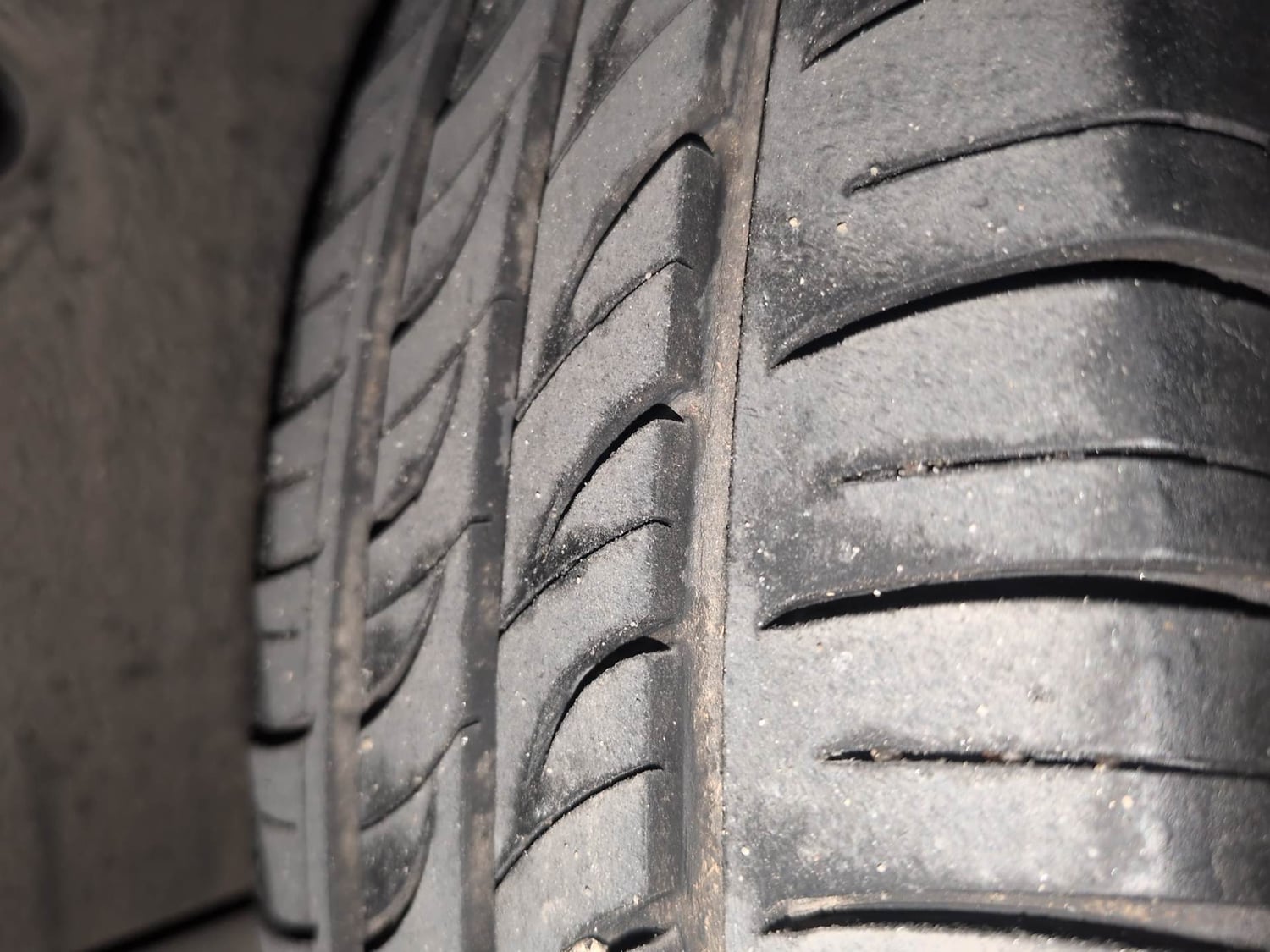 Used 2016 Maruti Suzuki Celerio ZXi AMT Petrol Automatic tyres RIGHT REAR TYRE TREAD VIEW