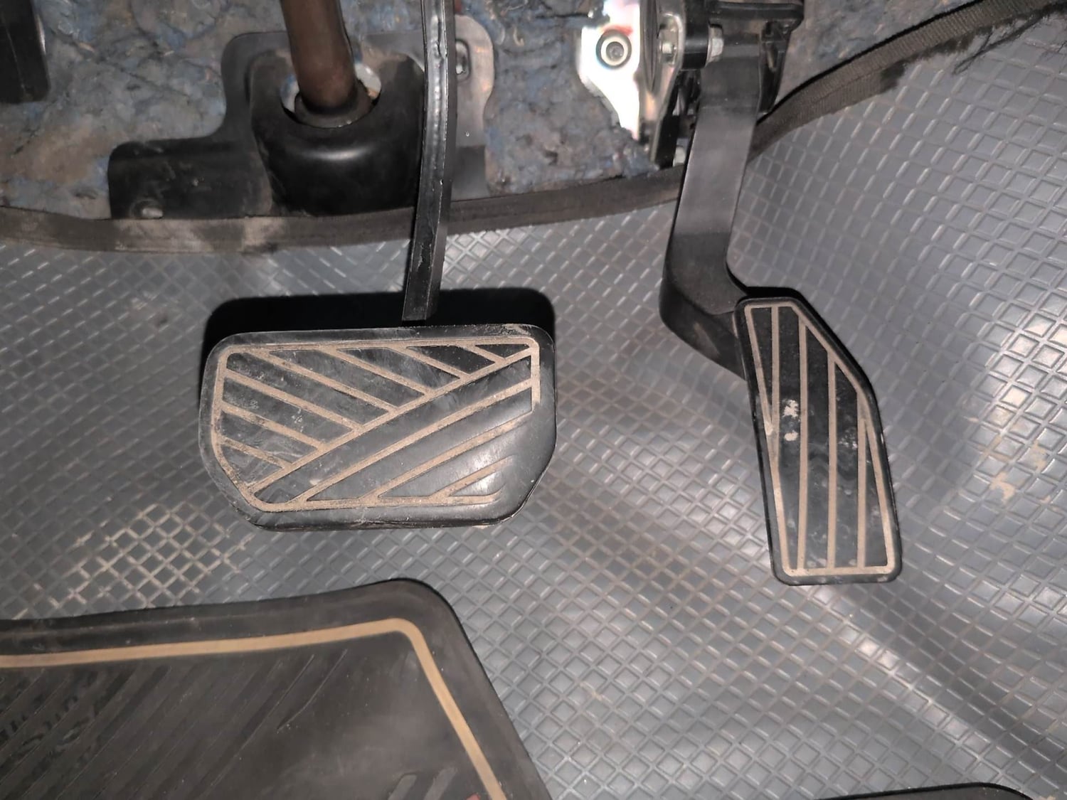 Used 2016 Maruti Suzuki Celerio ZXi AMT Petrol Automatic interior PEDALS VIEW