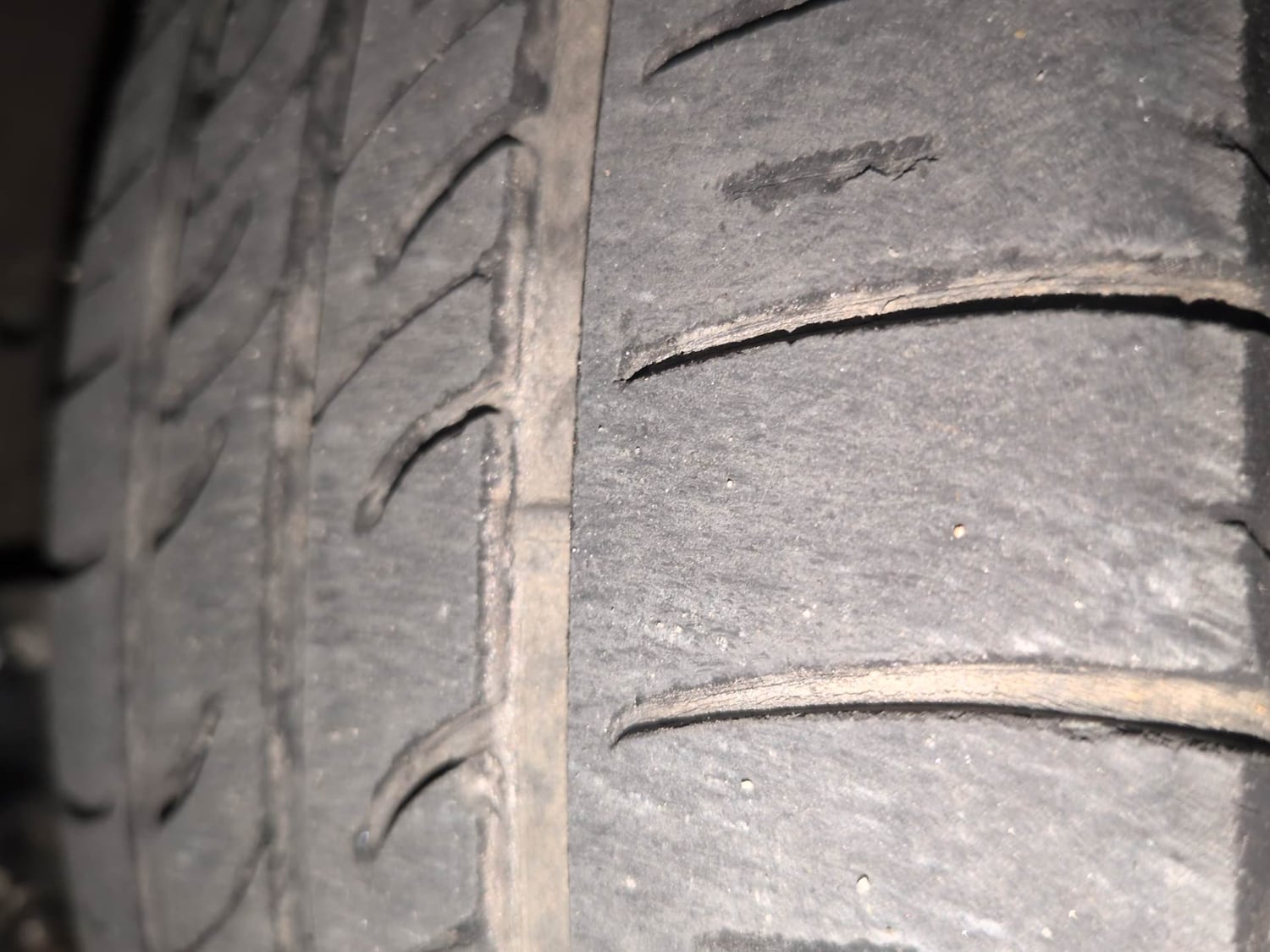 Used 2016 Maruti Suzuki Celerio ZXi AMT Petrol Automatic tyres RIGHT FRONT TYRE TREAD VIEW