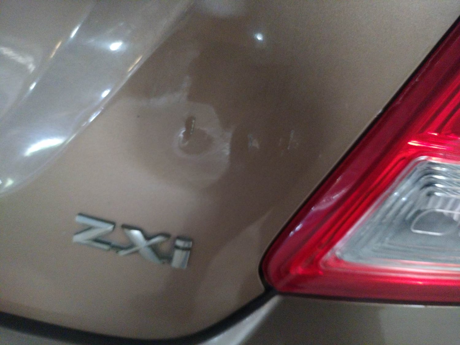 Used 2017 Maruti Suzuki Dzire ZXi Petrol Manual dents MINOR SCRATCH
