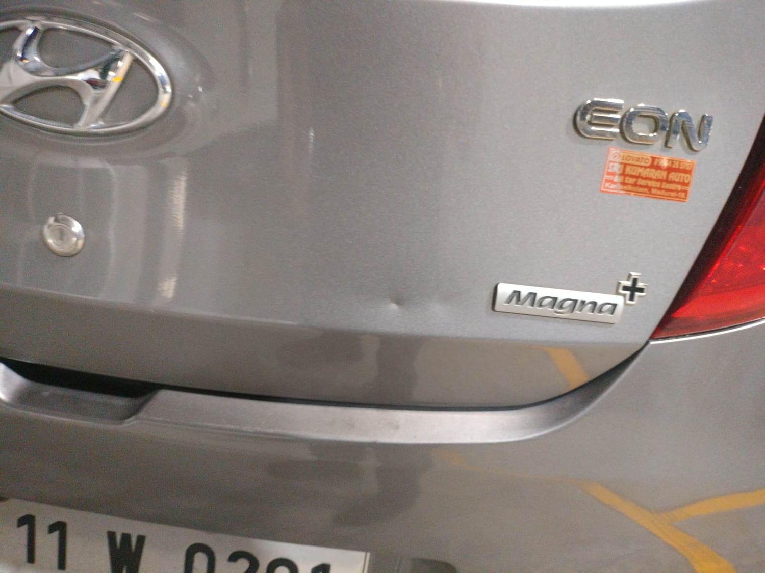 Used 2013 Hyundai Eon Magna Petrol Manual dents MINOR DENT