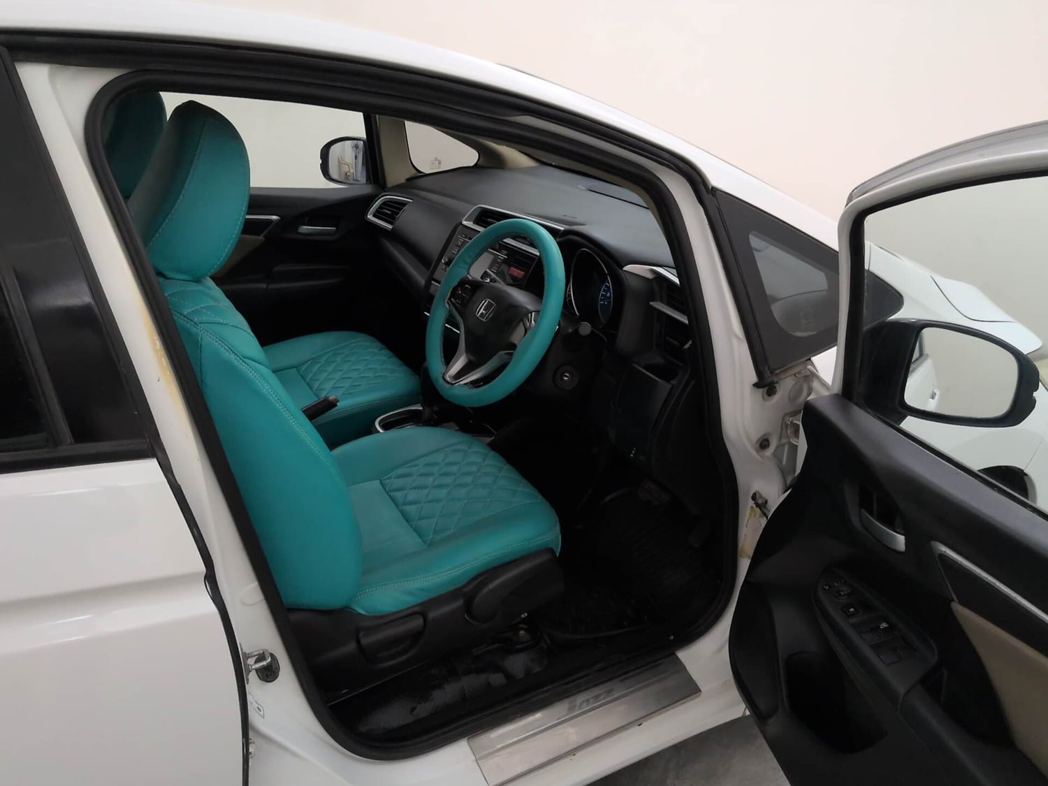Used 2015 Honda Jazz V AT Petrol Petrol Automatic interior RIGHT SIDE FRONT DOOR CABIN VIEW