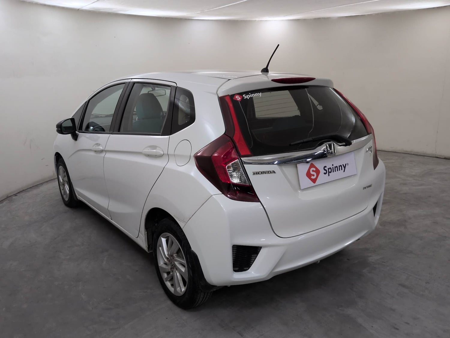 Used 2015 Honda Jazz V AT Petrol Petrol Automatic exterior LEFT REAR CORNER VIEW
