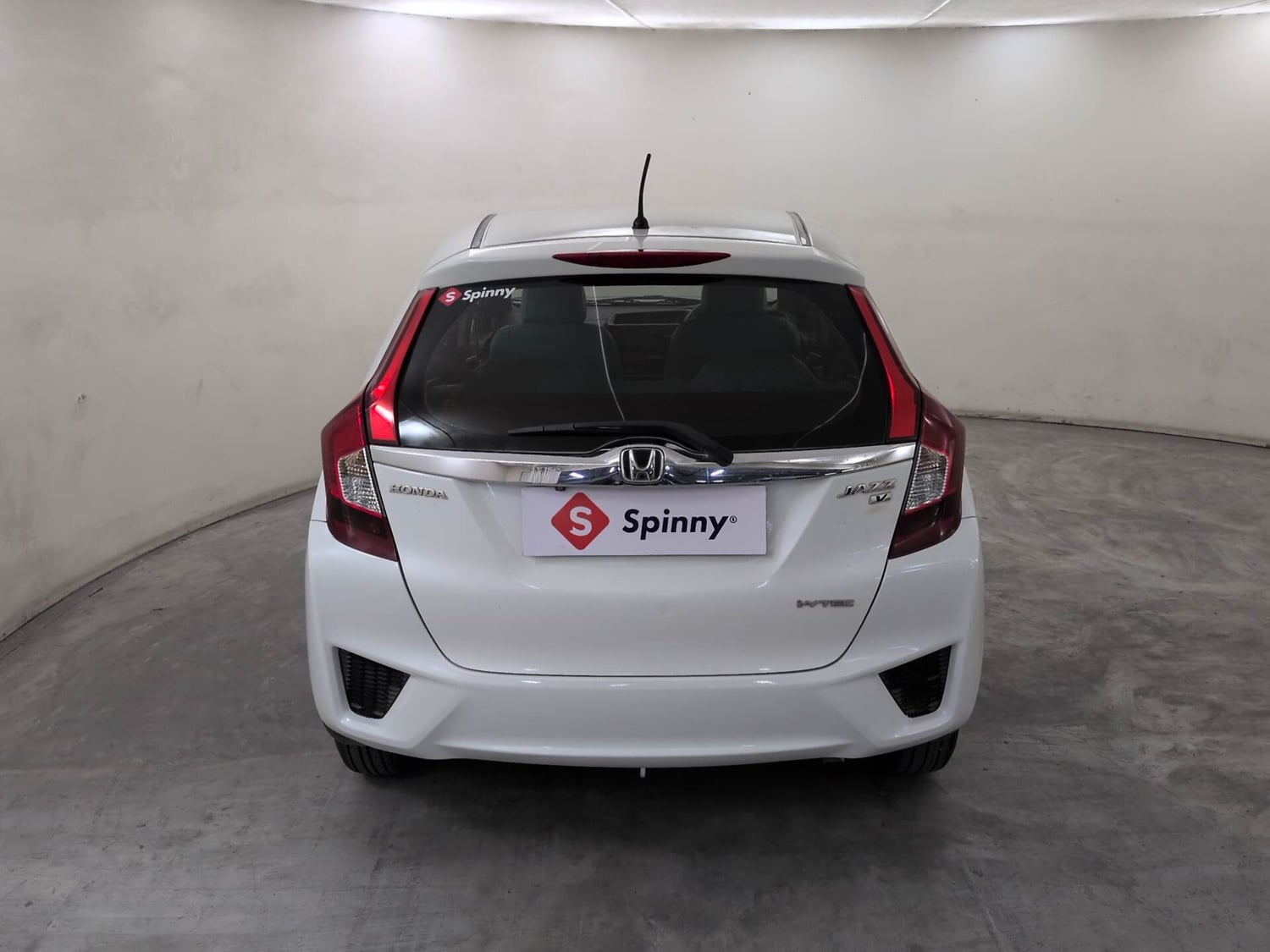 Used 2015 Honda Jazz V AT Petrol Petrol Automatic exterior BACK VIEW