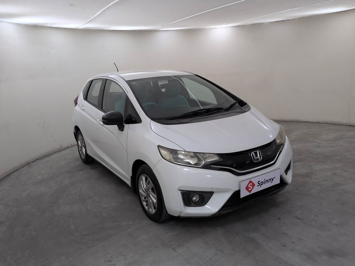 Used 2015 Honda Jazz V AT Petrol Petrol Automatic exterior RIGHT FRONT CORNER VIEW
