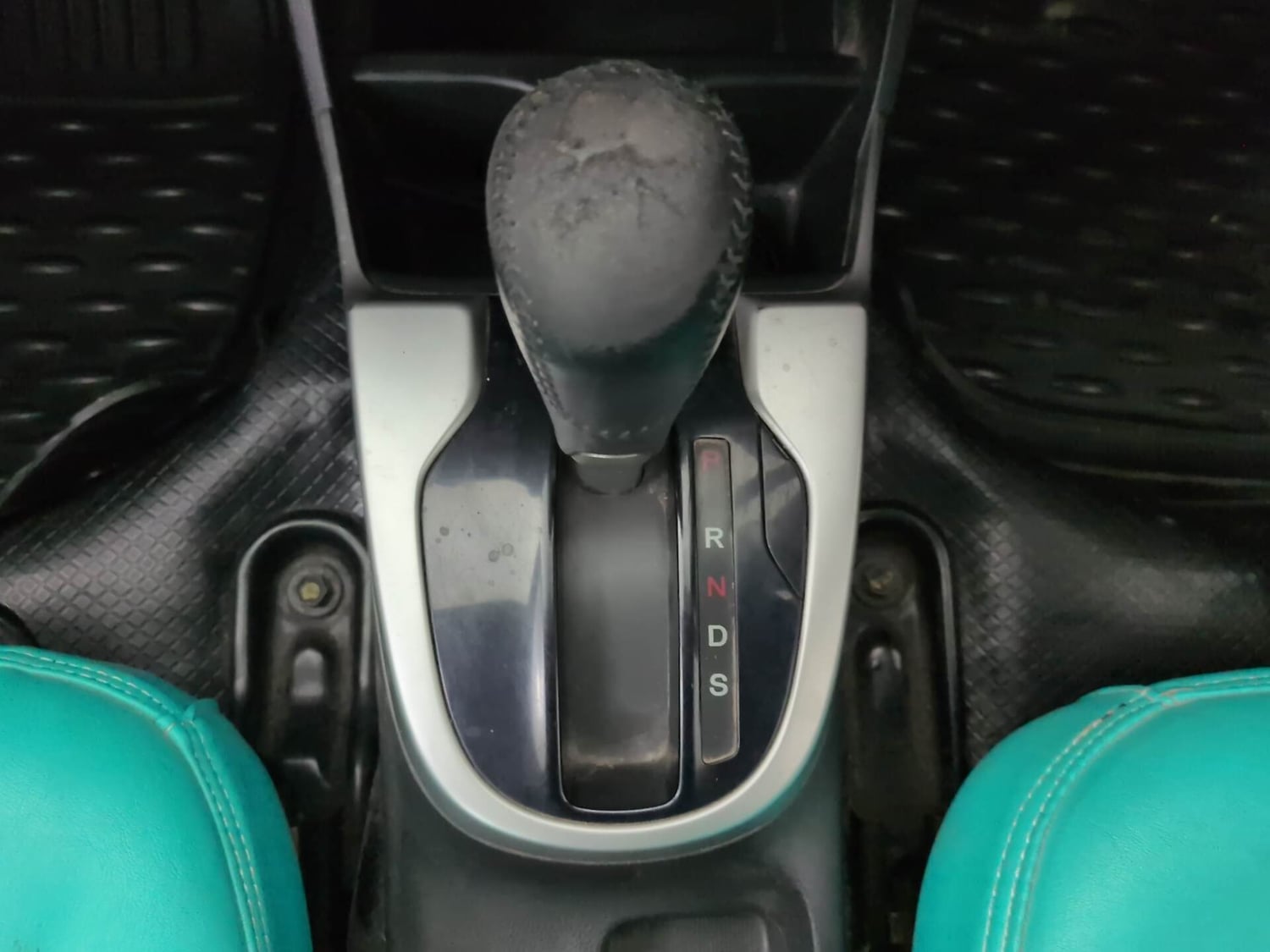 Used 2015 Honda Jazz V AT Petrol Petrol Automatic interior GEAR  KNOB VIEW