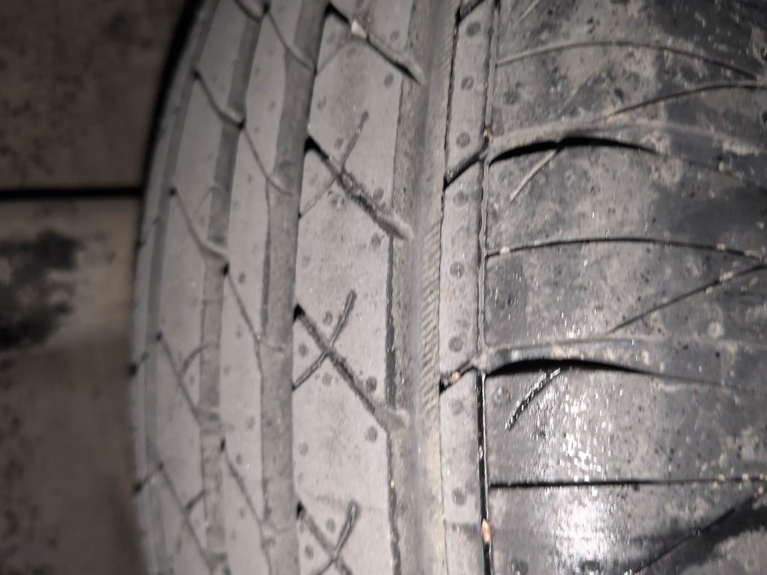 Used 2015 Honda Jazz V AT Petrol Petrol Automatic tyres LEFT REAR TYRE TREAD VIEW