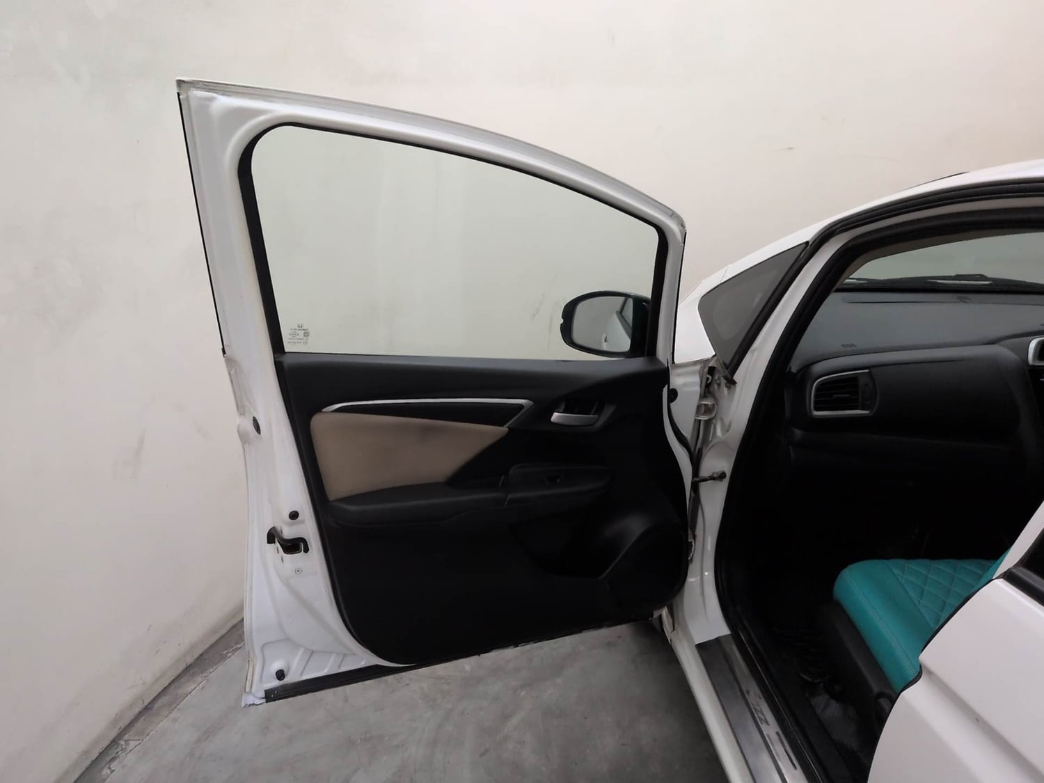 Used 2015 Honda Jazz V AT Petrol Petrol Automatic interior LEFT FRONT DOOR OPEN VIEW