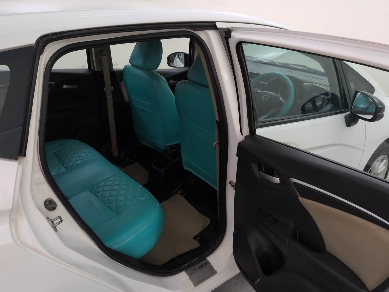 Used 2015 Honda Jazz V AT Petrol Petrol Automatic interior RIGHT SIDE REAR DOOR CABIN VIEW