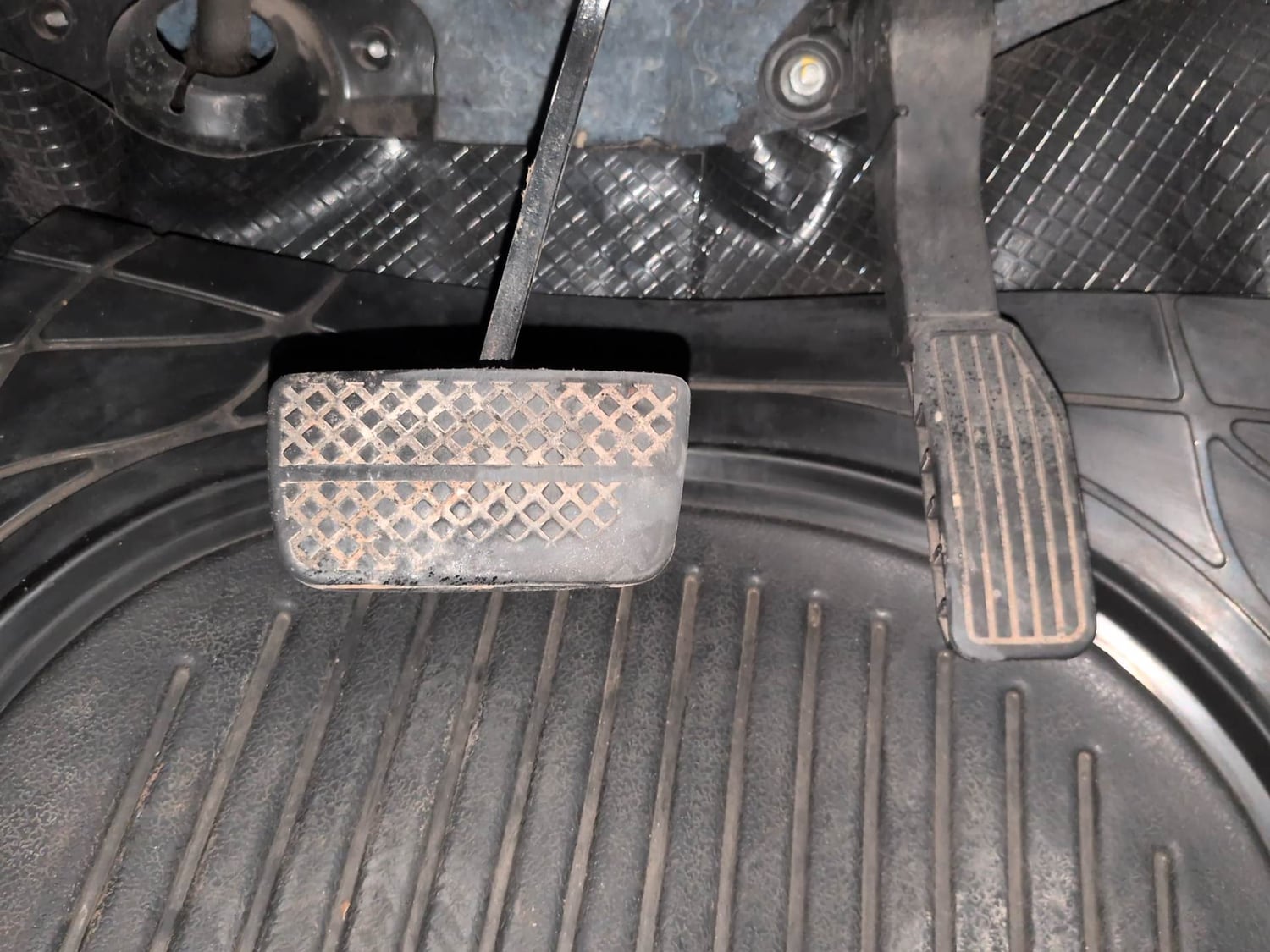 Used 2015 Honda Jazz V AT Petrol Petrol Automatic interior PEDALS VIEW