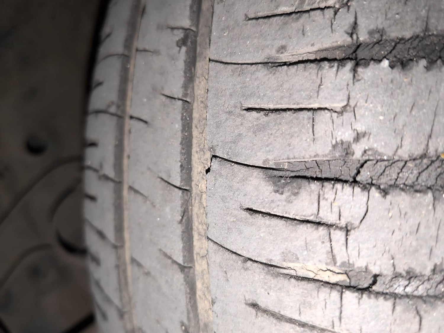 Used 2015 Honda Jazz V AT Petrol Petrol Automatic tyres LEFT FRONT TYRE TREAD VIEW