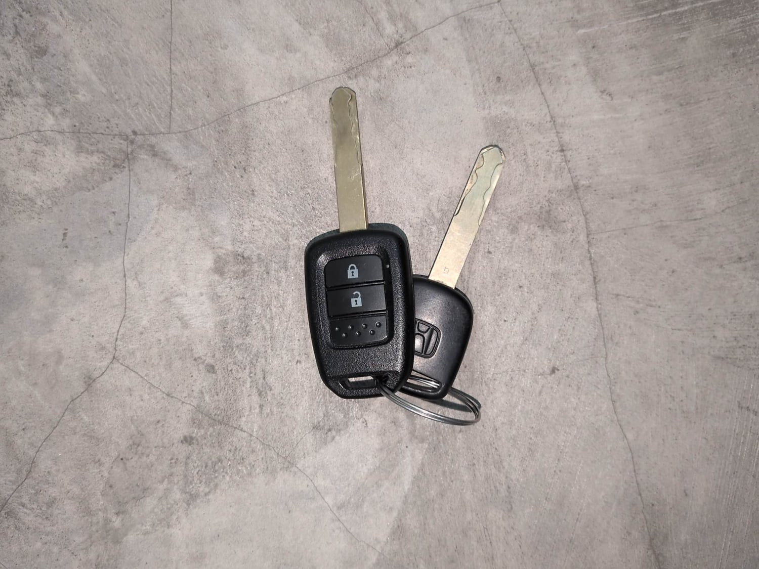 Used 2015 Honda Jazz V AT Petrol Petrol Automatic extra CAR KEY VIEW