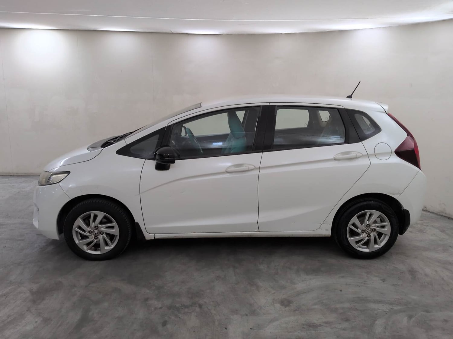Used 2015 Honda Jazz V AT Petrol Petrol Automatic exterior LEFT SIDE VIEW