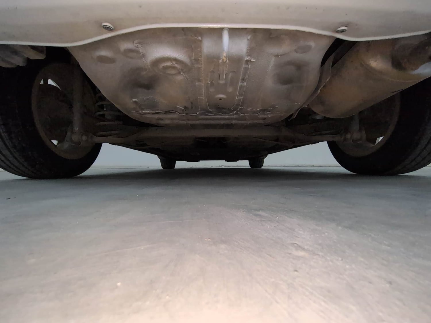 Used 2015 Honda Jazz V AT Petrol Petrol Automatic extra REAR UNDERBODY VIEW (TAKEN FROM REAR)