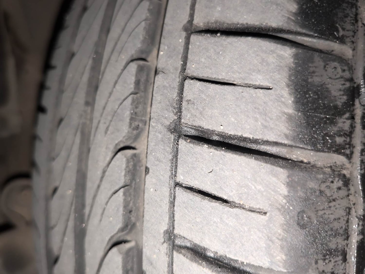 Used 2022 Honda City 4th Generation V Petrol Petrol Manual tyres RIGHT FRONT TYRE TREAD VIEW