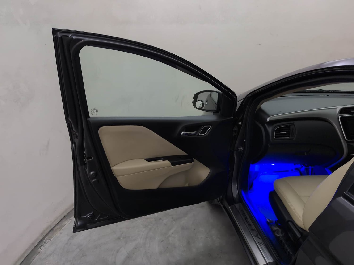 Used 2022 Honda City 4th Generation V Petrol Petrol Manual interior LEFT FRONT DOOR OPEN VIEW