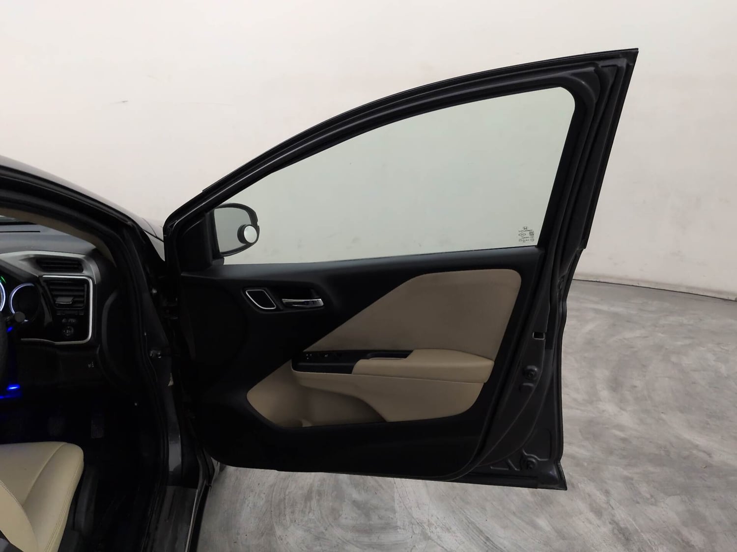 Used 2022 Honda City 4th Generation V Petrol Petrol Manual interior RIGHT FRONT DOOR OPEN VIEW