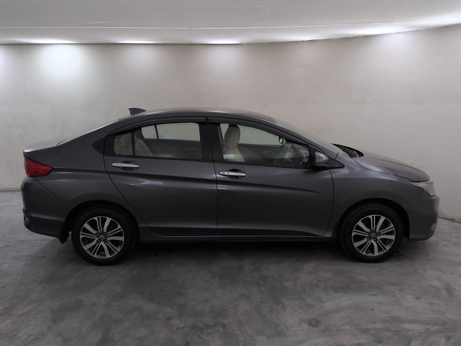Used 2022 Honda City 4th Generation V Petrol Petrol Manual exterior RIGHT SIDE VIEW