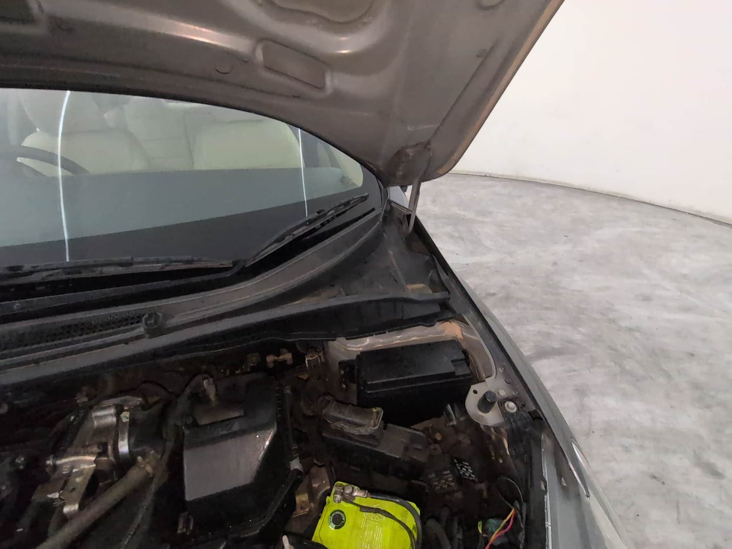 Used 2022 Honda City 4th Generation V Petrol Petrol Manual engine ENGINE LEFT SIDE HINGE & APRON VIEW
