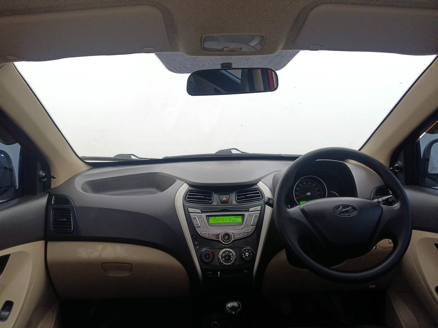 Used 2015 Hyundai Eon Magna + Petrol Manual interior DASHBOARD VIEW