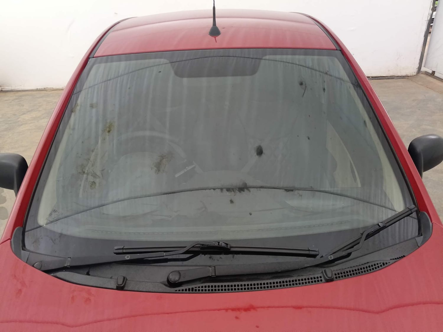 Used 2015 Hyundai Eon Magna + Petrol Manual exterior FRONT WINDSHIELD VIEW