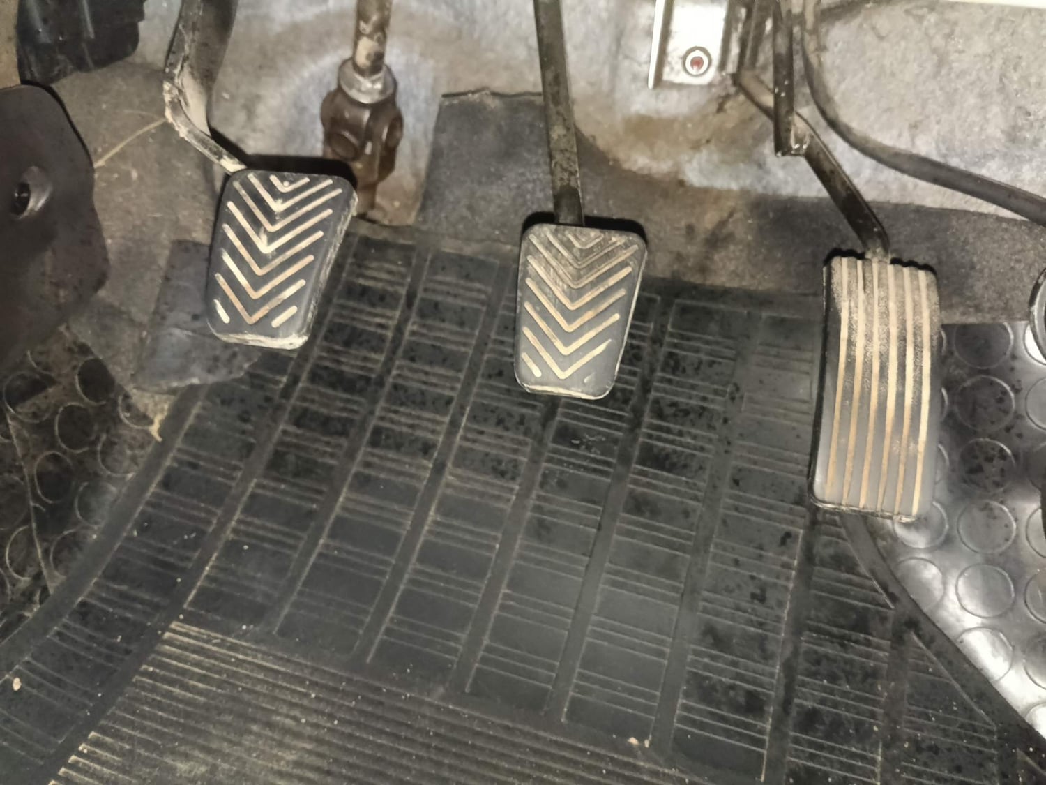 Used 2015 Hyundai Eon Magna + Petrol Manual interior PEDALS VIEW