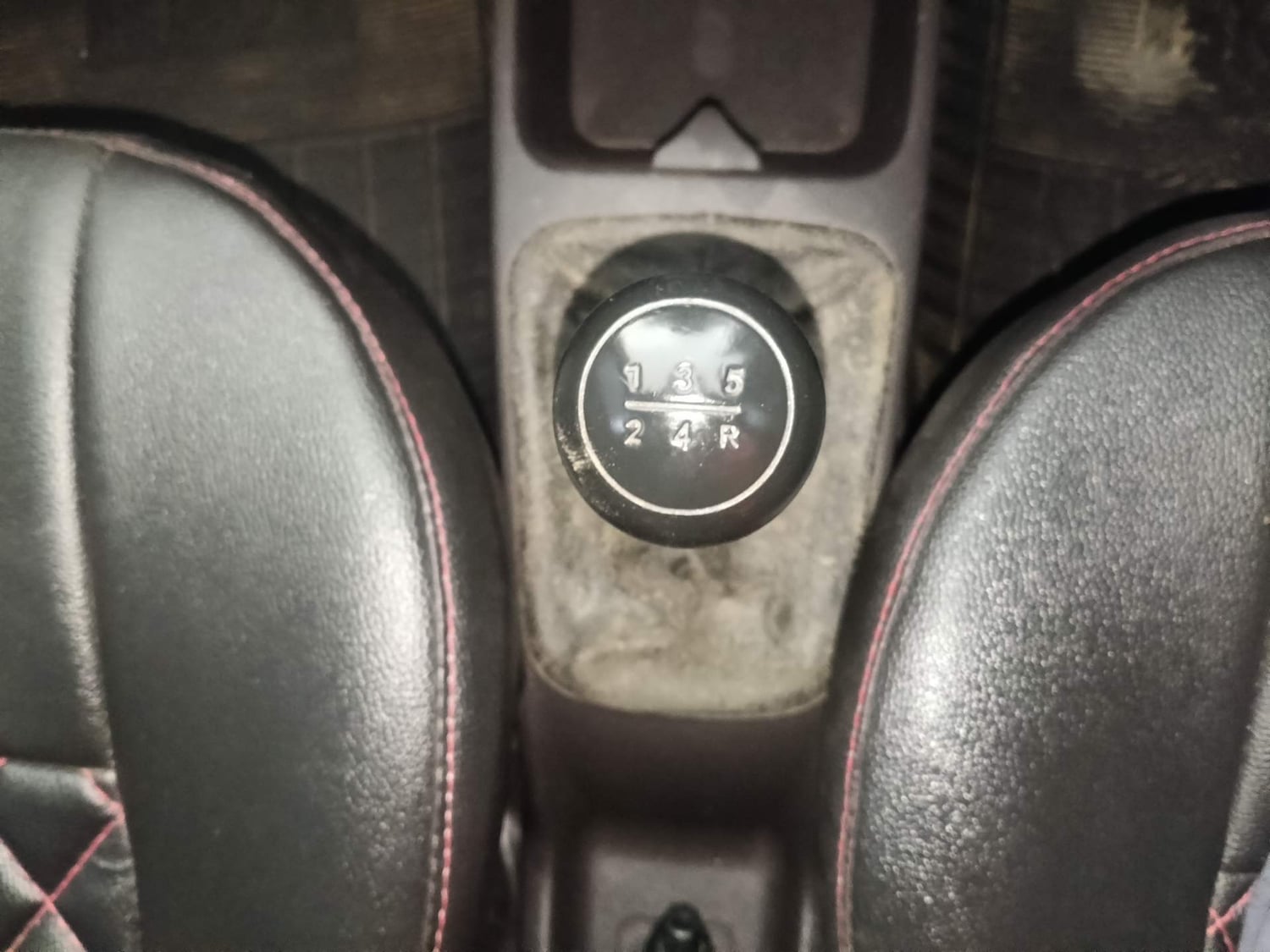 Used 2015 Hyundai Eon Magna + Petrol Manual interior GEAR  KNOB VIEW