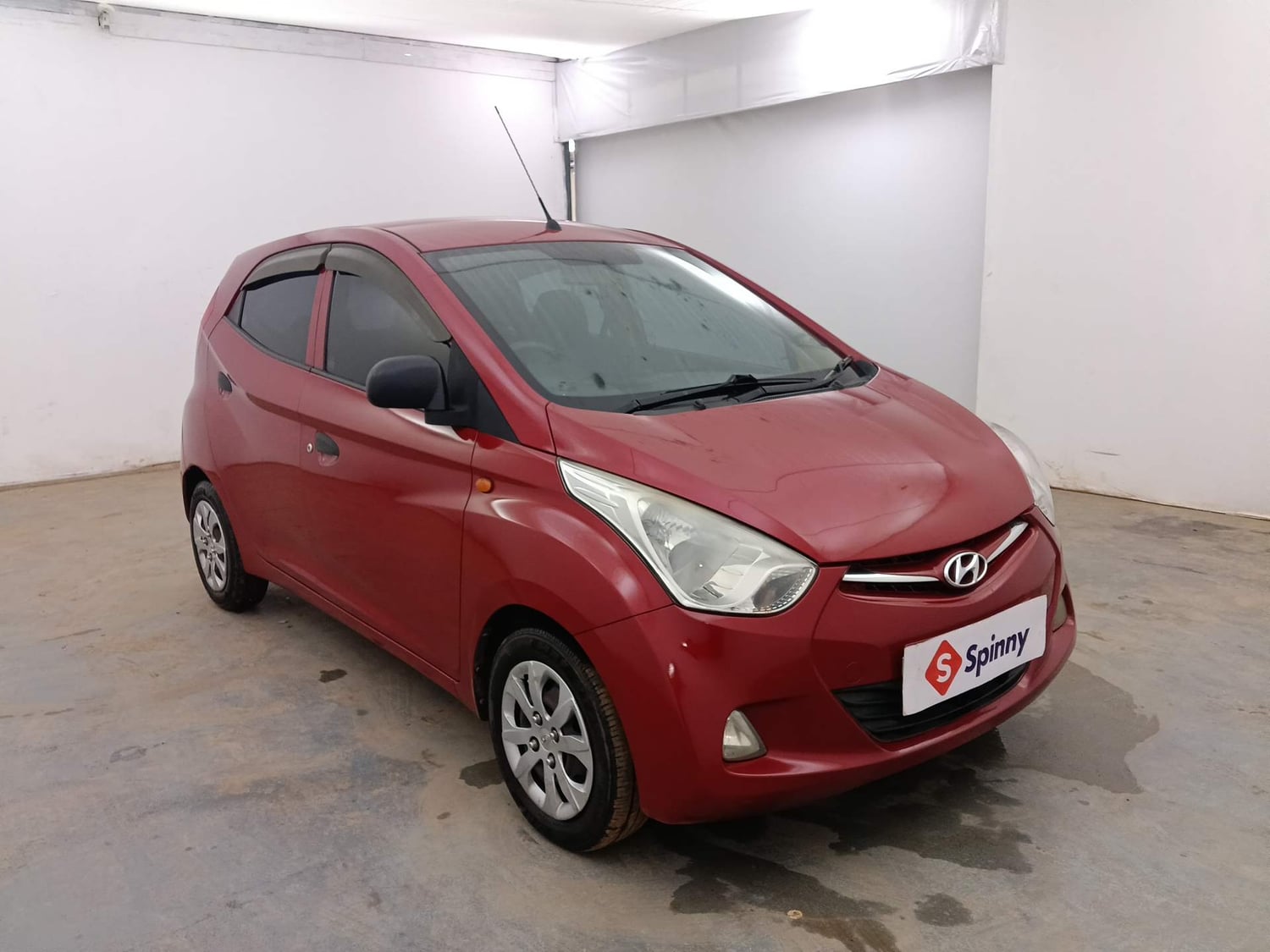 Used 2015 Hyundai Eon Magna + Petrol Manual exterior RIGHT FRONT CORNER VIEW