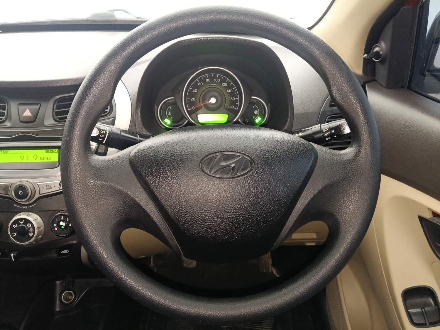 Used 2015 Hyundai Eon Magna + Petrol Manual interior STEERING VIEW