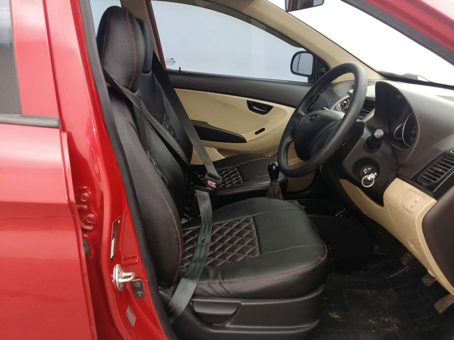 Used 2015 Hyundai Eon Magna + Petrol Manual interior RIGHT SIDE FRONT DOOR CABIN VIEW